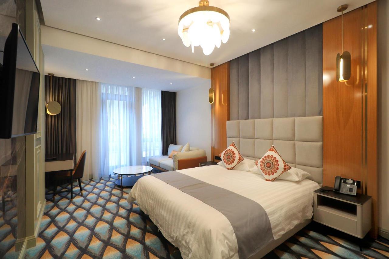The Rumi Hotel & Residences Dushanbe Esterno foto