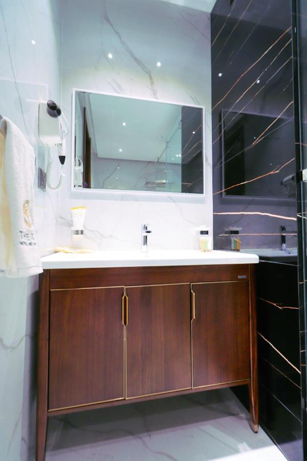 The Rumi Hotel & Residences Dushanbe Esterno foto