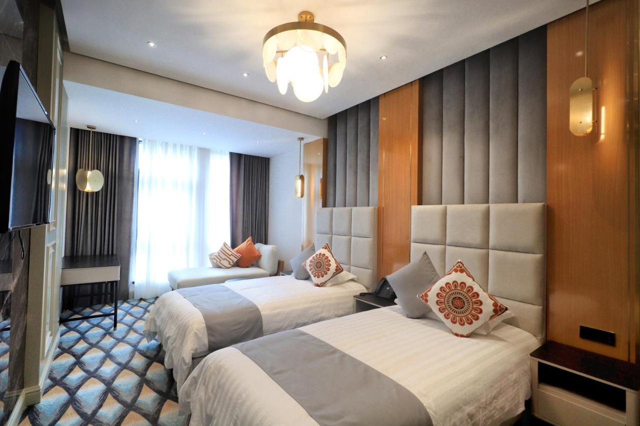 The Rumi Hotel & Residences Dushanbe Esterno foto